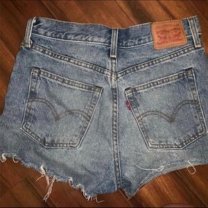 vintage levi mom jean shorts